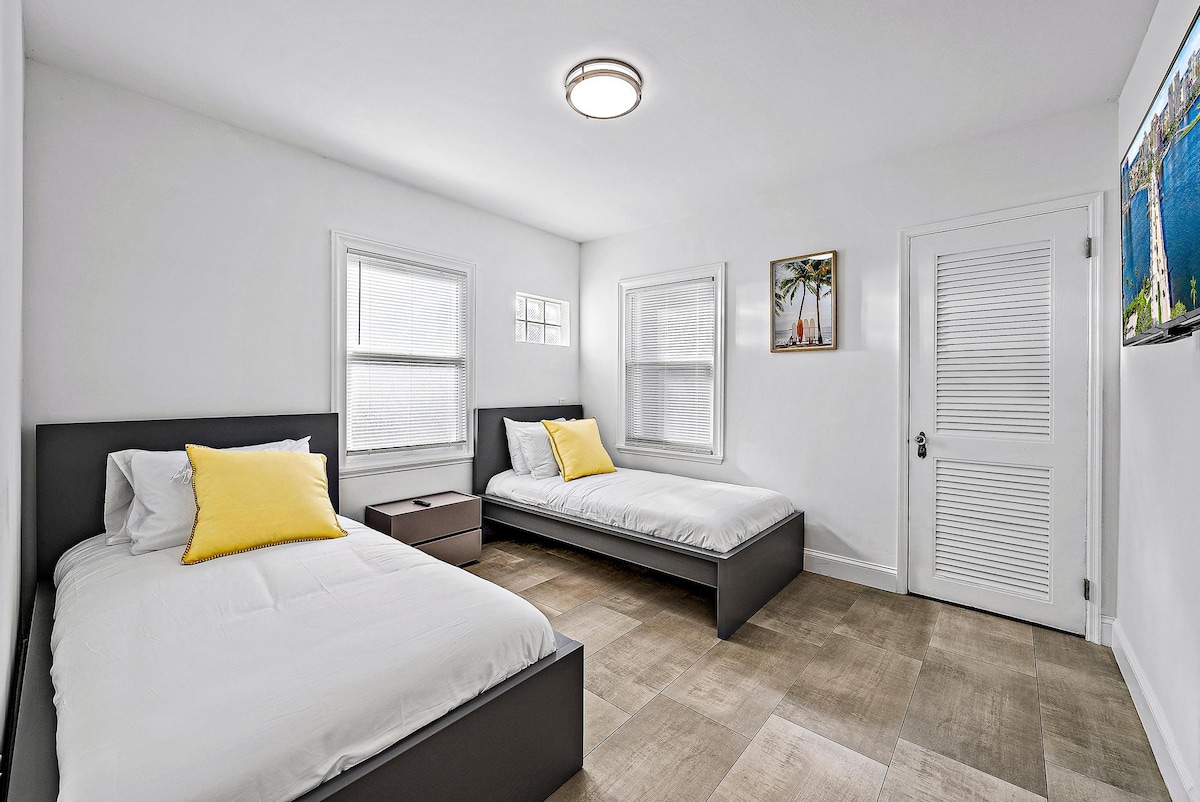 Modern Northwood Home bedroom